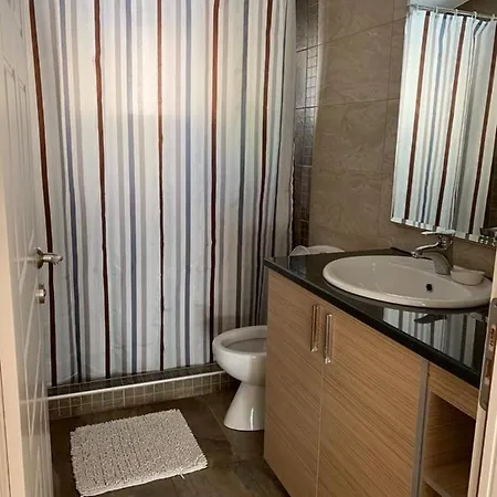 4e Apartment *